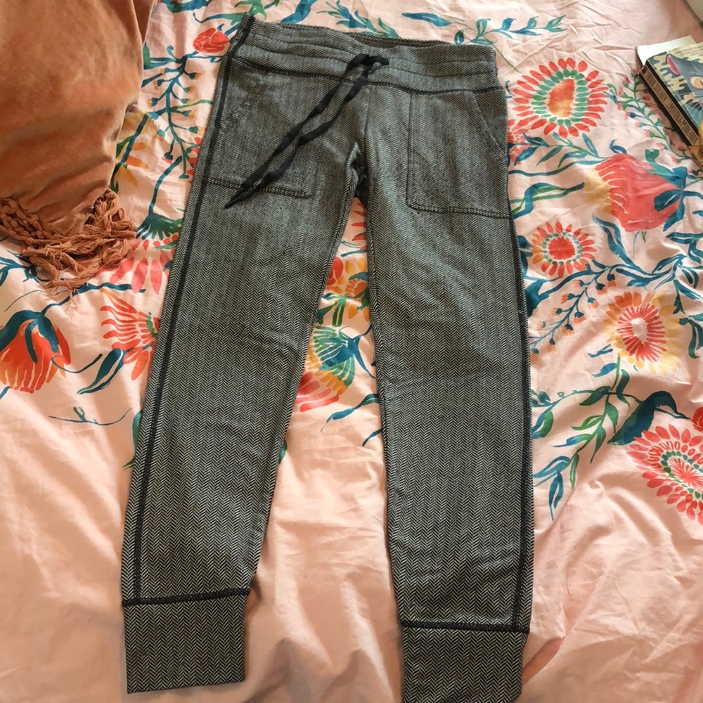 Aerie Houndstooth Joggers
